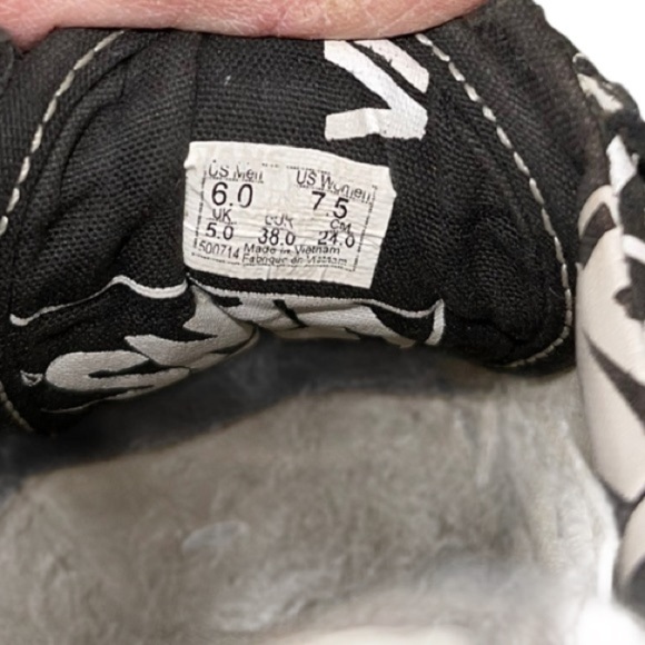 Vans Off the Wall Skate Sneakers - Picture 9 of 11